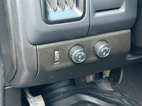 Used 2022 Chevrolet Colorado LT w/ LT Convenience Package AWD/4WD image 10