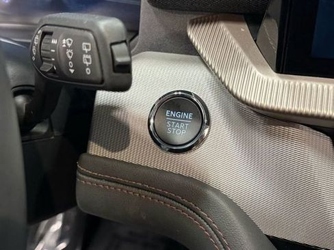 Used 2025 Ford Explorer Active w/ Active Comfort Package AWD/4WD image 19