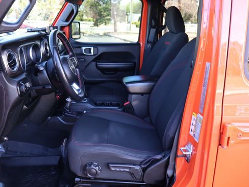 Used 2018 Jeep Wrangler Unlimited Rubicon image 19