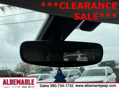 Used 2018 Chrysler Pacifica Limited image 27