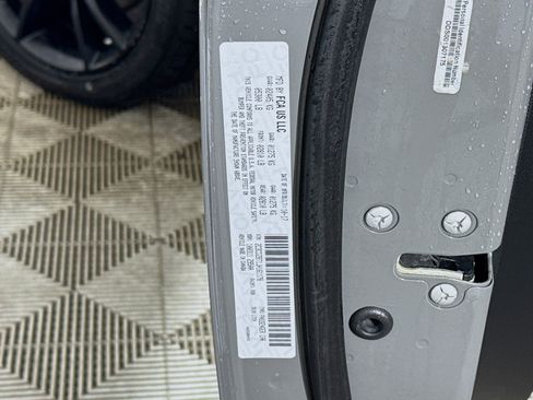 Used 2018 Dodge Challenger R/T w/ Blacktop Package image 38