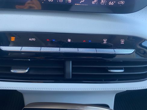 New 2026 Buick Enclave Avenir w/ Super Cruise Package image 18