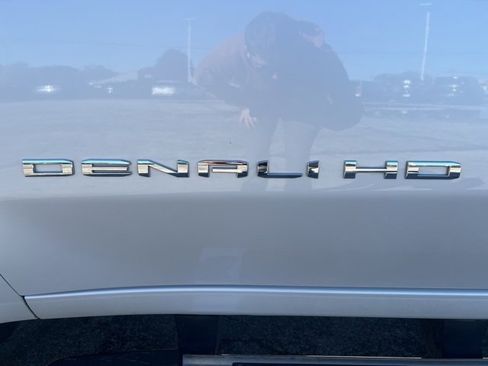 Used 2024 GMC Sierra 2500 Denali w/ Denali Reserve Package image 14