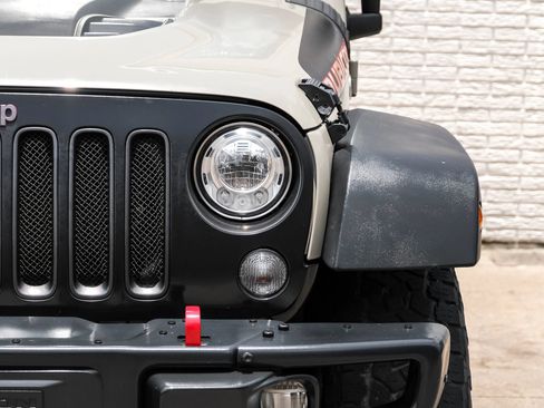 Used 2017 Jeep Wrangler Unlimited Rubicon AWD/4WD image 34