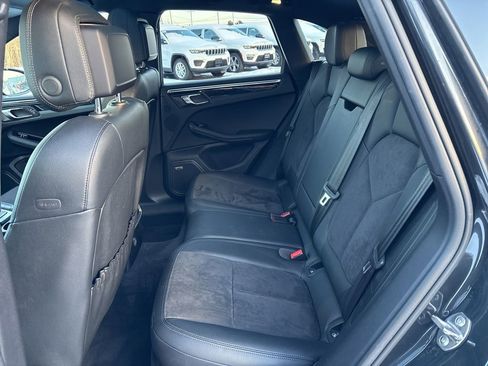 Used 2018 Porsche Macan image 29