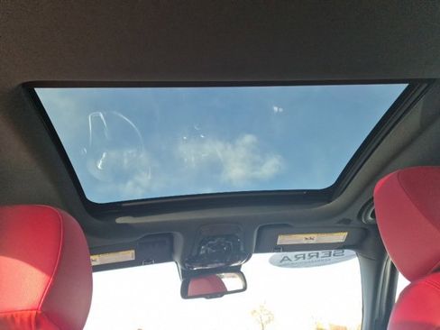 Used 2024 Alfa Romeo Giulia Veloce image 32