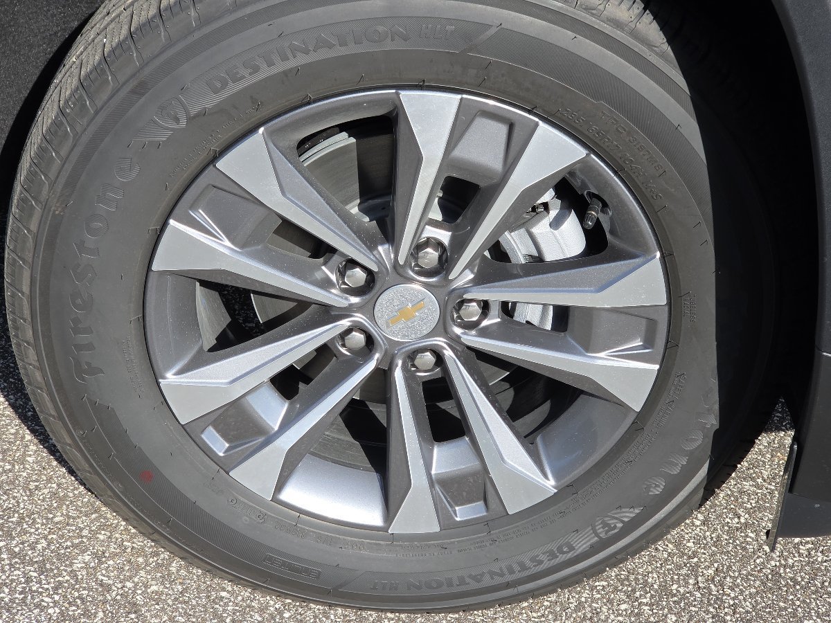 New 2027 Chevrolet Equinox LT w/ Convenience Package II FWD image 14