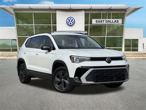 Used 2025 Volkswagen Taos S image 1