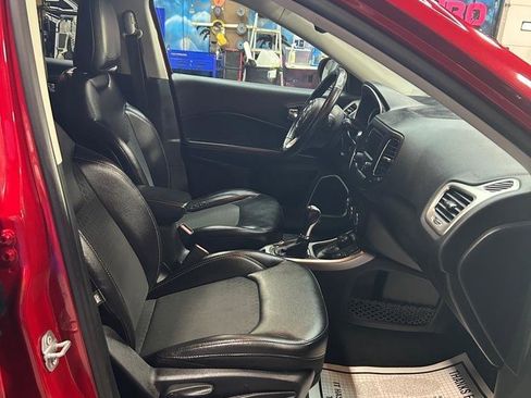 Used 2018 Jeep Compass Latitude w/ Cold Weather Group image 19