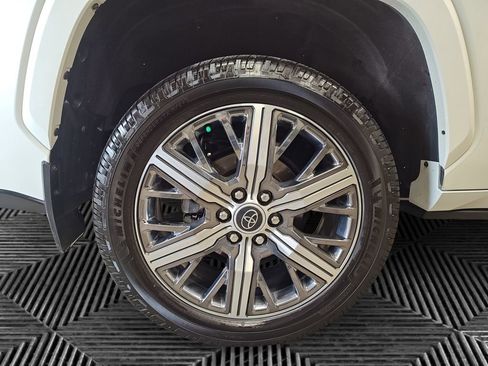 Used 2024 Toyota Sequoia Capstone AWD/4WD image 14