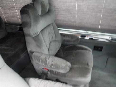 Used 2000 Ford E-150 and Econoline 150 RWD image 34