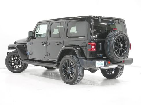 Used 2025 Jeep Wrangler Unlimited Sahara image 5