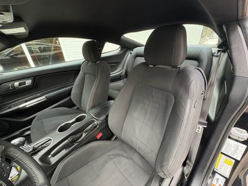 Used 2018 Ford Mustang GT RWD image 19