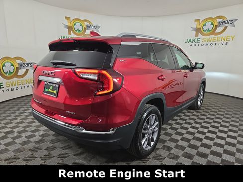 Certified 2022 GMC Terrain SLT image 9
