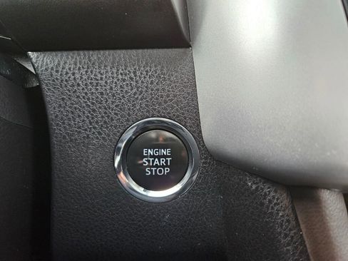 Used 2017 Toyota Highlander XLE image 28