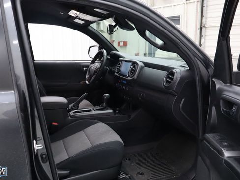 Used 2023 Toyota Tacoma TRD Sport AWD/4WD image 30