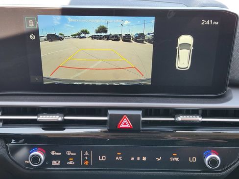 New 2026 Kia Sportage EX w/ EX Panorama Roof Package FWD image 12