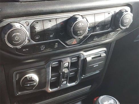 Certified 2021 Jeep Wrangler Unlimited Sahara image 29