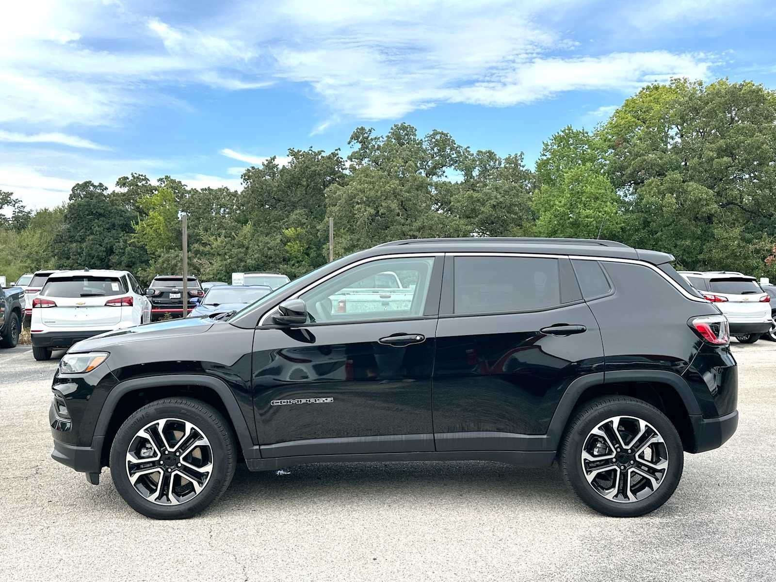Used 2023 Jeep Compass Limited AWD/4WD image 12