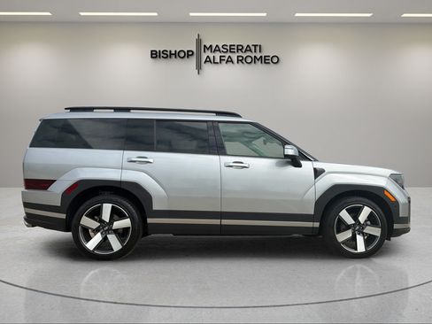 Used 2025 Hyundai Santa Fe Limited AWD/4WD image 6