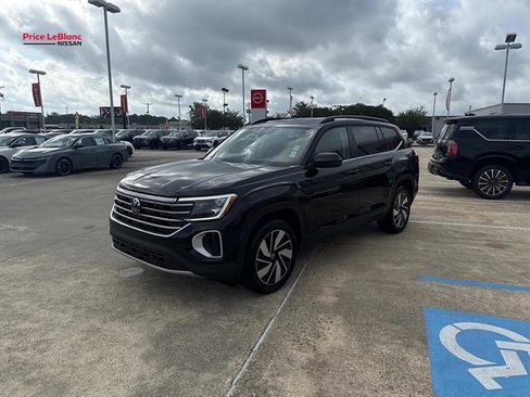 Used 2025 Volkswagen Atlas SE FWD image 3
