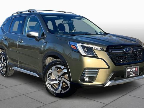 Used 2023 Subaru Forester Touring image 2