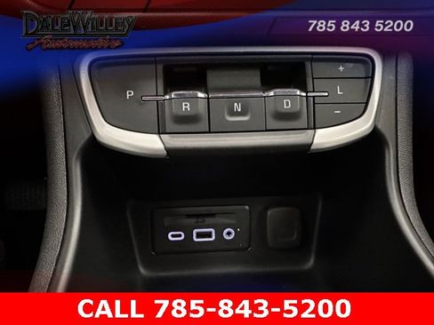Used 2023 GMC Terrain SLT image 10