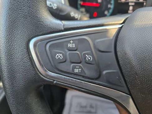 Used 2018 Chevrolet Equinox LT FWD image 18