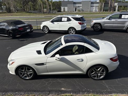 Used 2015 Mercedes-Benz SLK 250 w/ Premium Package image 6