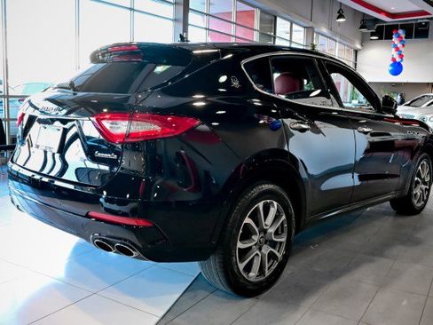 Used 2020 Maserati Levante image 5
