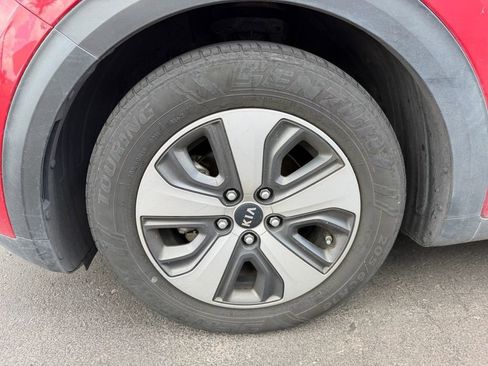 Used 2018 Kia Niro LX FWD image 7