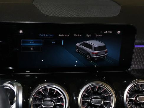Used 2022 Mercedes-Benz GLB 250 4MATIC image 21