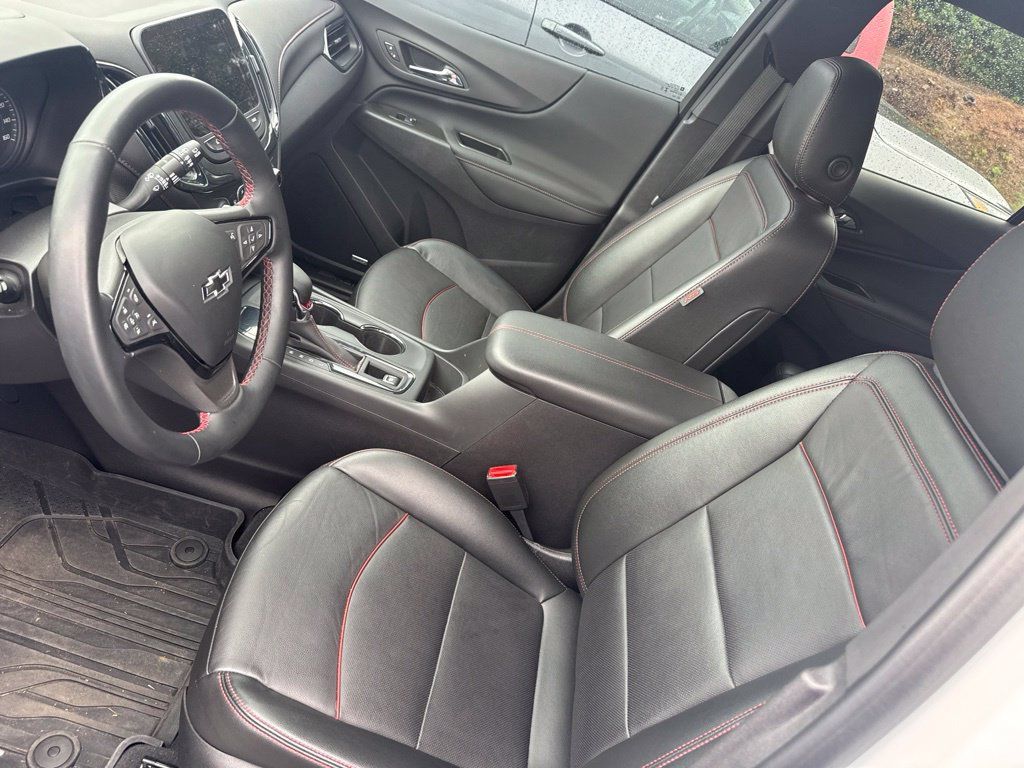 Used 2024 Chevrolet Equinox RS w/ RS Leather Package FWD image 2