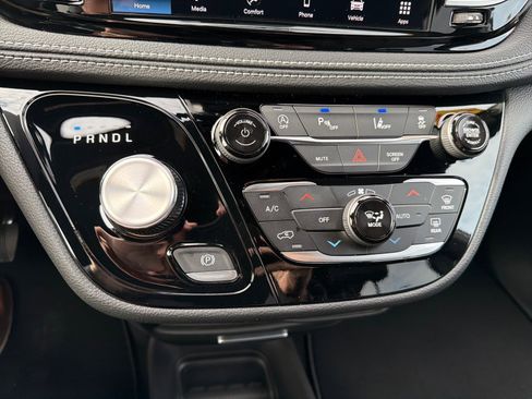 New 2026 Chrysler Pacifica Select image 26