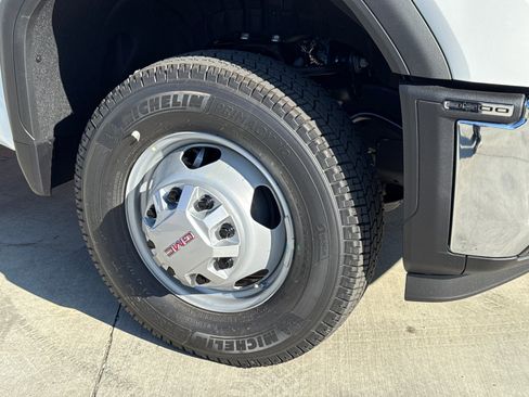 New 2026 GMC Sierra 3500 Pro w/ Fleet Convenience Package RWD image 6