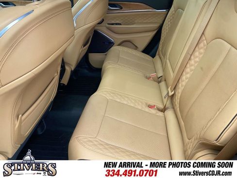 Used 2023 Jeep Grand Cherokee Summit AWD/4WD image 46