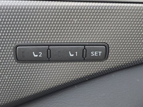 Used 2016 INFINITI Q50 3.0t Premium w/ Driver Assistance Package image 14