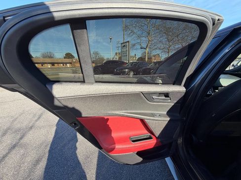 Used 2017 Jaguar XE R-Sport image 17