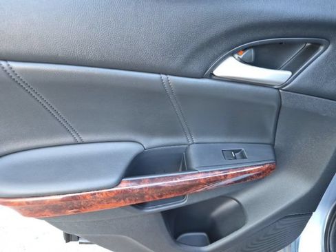 Used 2010 Honda Crosstour EX-L image 38