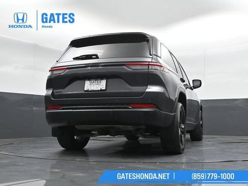 Used 2024 Jeep Grand Cherokee Altitude AWD/4WD image 38