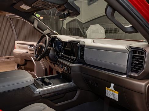 Used 2026 Chevrolet Silverado 3500 LTZ w/ LTZ Convenience Package image 21