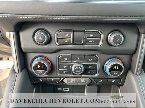 Used 2024 Chevrolet Suburban Z71 w/ Z71 Off-Road Package image 17