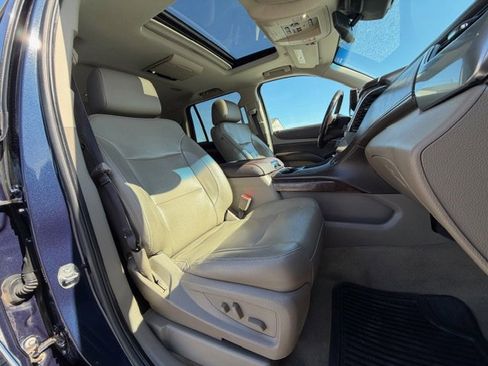 Used 2019 Chevrolet Tahoe LT w/ LT Signature Package image 7