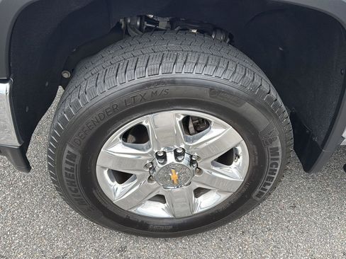 Used 2022 Chevrolet Silverado 2500 LTZ w/ LTZ Convenience Package image 32