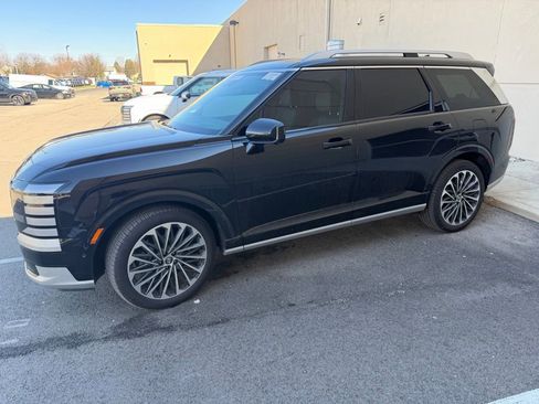 Used 2026 Hyundai Palisade Calligraphy image 1