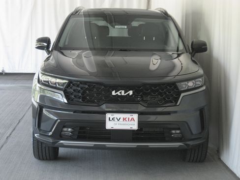 Used 2023 Kia Sorento SX image 4