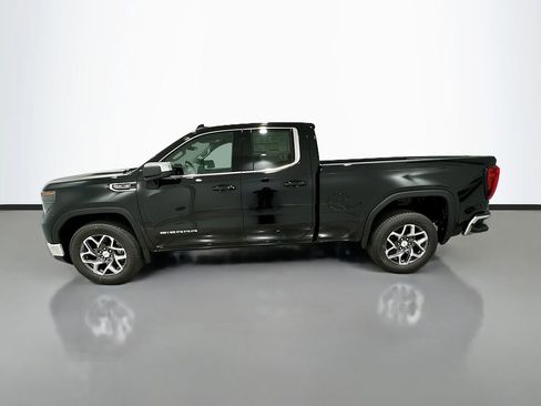 New 2026 GMC Sierra 1500 SLE image 4