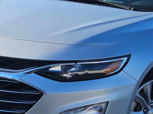 Used 2022 Chevrolet Malibu LT FWD image 4