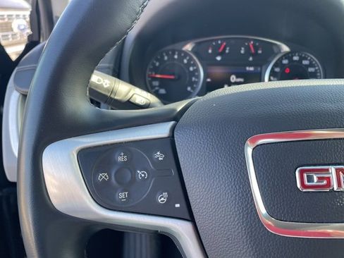 Used 2024 GMC Terrain SLT image 22