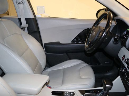 Used 2018 Kia Niro EX Premium image 75